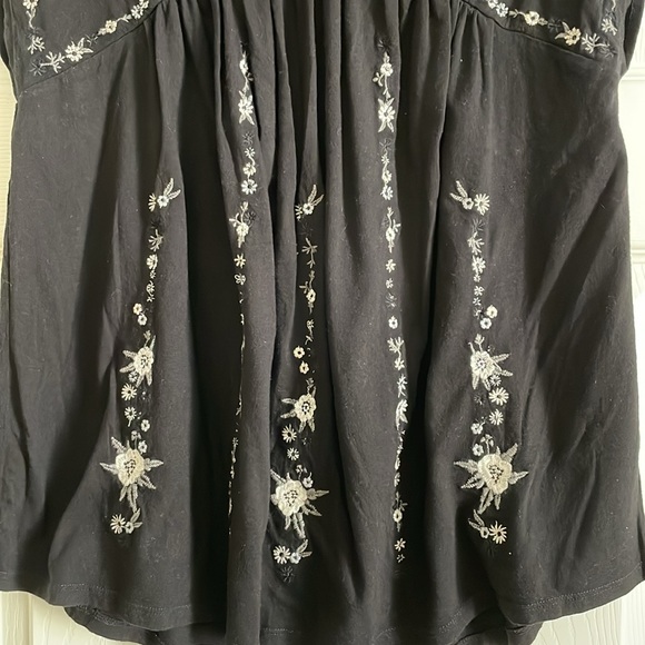 3 for $15 Lucky embroidered tee - Picture 3 of 4